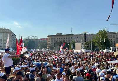 MUP OBJAVIO BROJKE Evo koliko je ljudi na velikom skupu u Beogradu - Okupljanje protiče bez incidenata