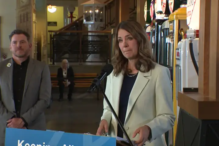 Alberta government expects $100 payouts to arrive within 2 weeks of applications