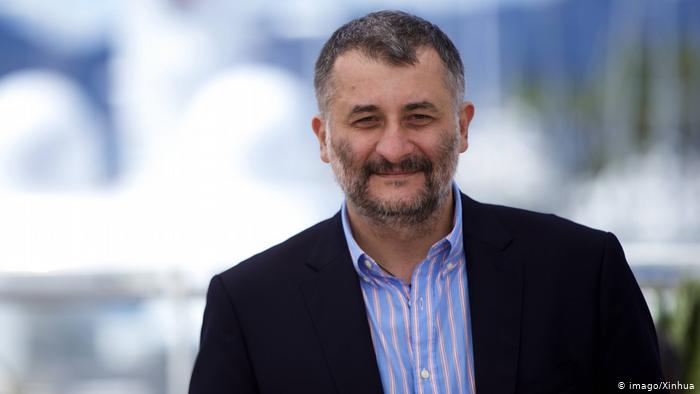 Calendarul zilei 3 aprilie: Marele regizor român, Cristi Puiu, împlinește 59 de ani