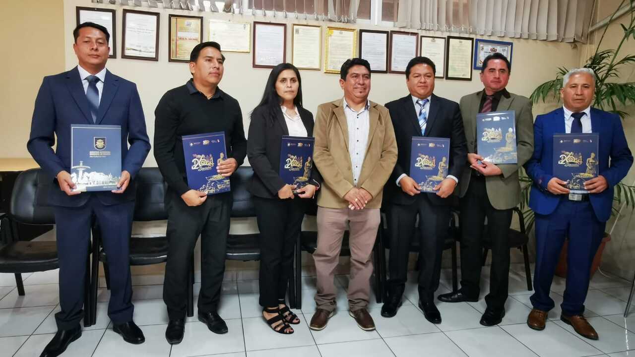 Villarroel posesiona a su gabinete: conozca a los seis secretarios de la Alcaldía de Sacaba