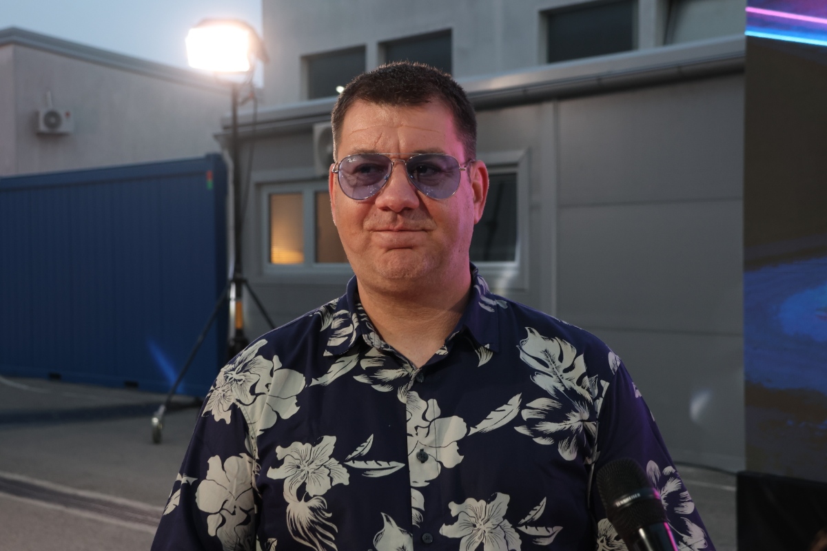 „TO JE SRAMOTA NJENE LUDE MAJKE!“ Ivan Marinković van sebe nakon što Lena uzima Gocino prezime: Sve radi da udovolji mladom dečku!