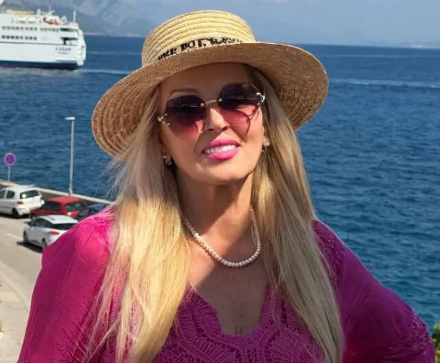 "Bila sam sva u krvi, zamalo su mi izbrijali kosu": Postala najbogatija pevačica, otišla kod svekrve u Bosnu, pa u kući doživela horor, sad joj dom štiti država