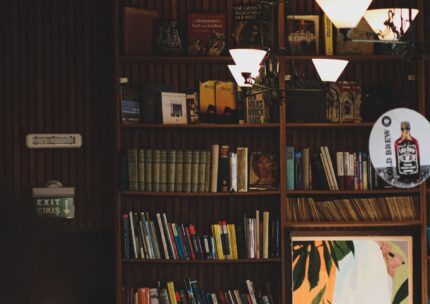 Zašto svi pričaju o “bookshelf wealth” trendu?
