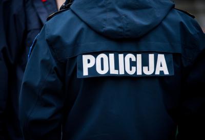 Drama u ulici Luke Vojvodića: Mladić (24) izazvao saobraćajnu nezgodu, pa nasrnuo pesnicama na policajca - povređeni hitno hospitalizovan u Urgentnom centru