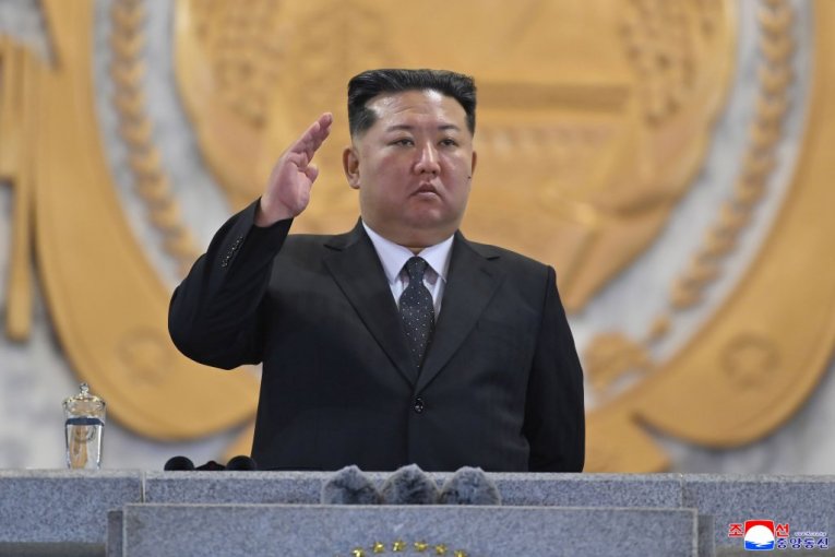 KIM SE NE ŠALI: Postavio teško naoružanje kod granice sa Južnom Korejom, a OVO JE TAJNI PLAN
