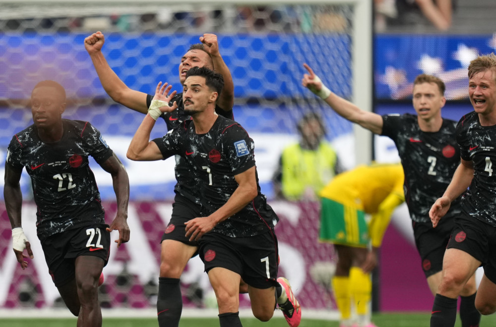 Promašaji, pa istorijski gol u nadoknadi – Kanada u osmini finala!