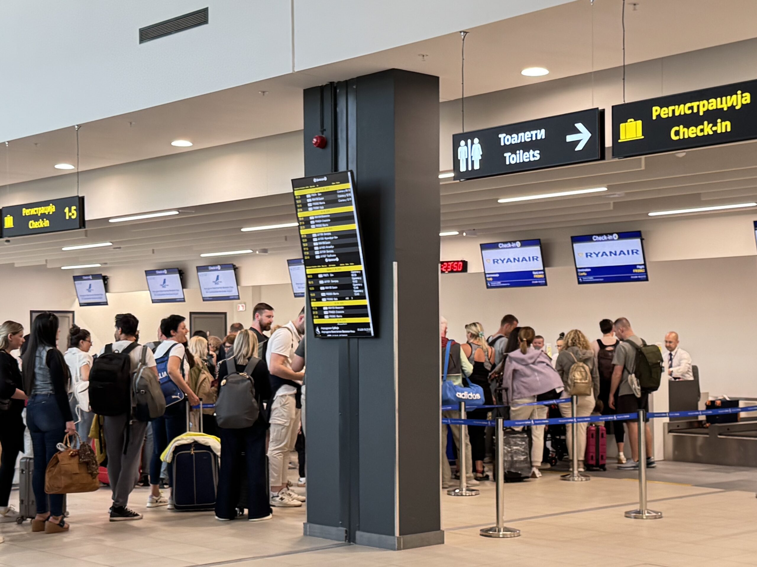 Od danas avionom do Atine, od srede ponovo do Tivta, kreću čarteri do letovališta