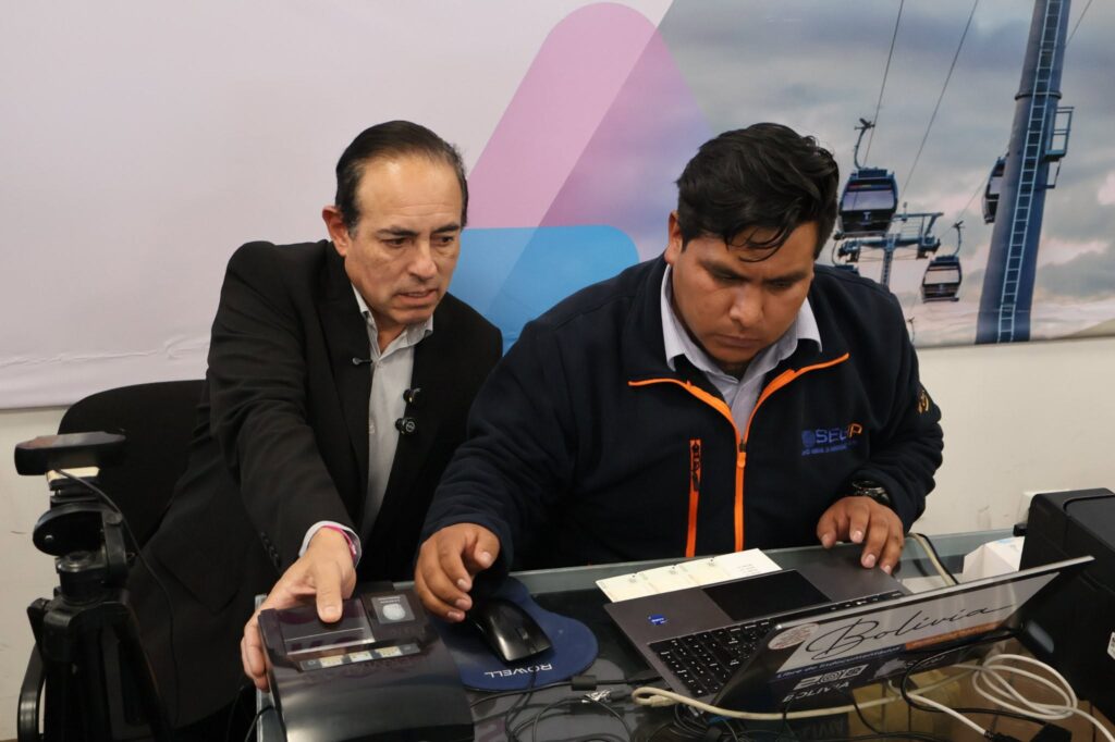 Adiós a las fotocopias: firman convenio que habilita el carnet digital para trámites municipales en La Paz