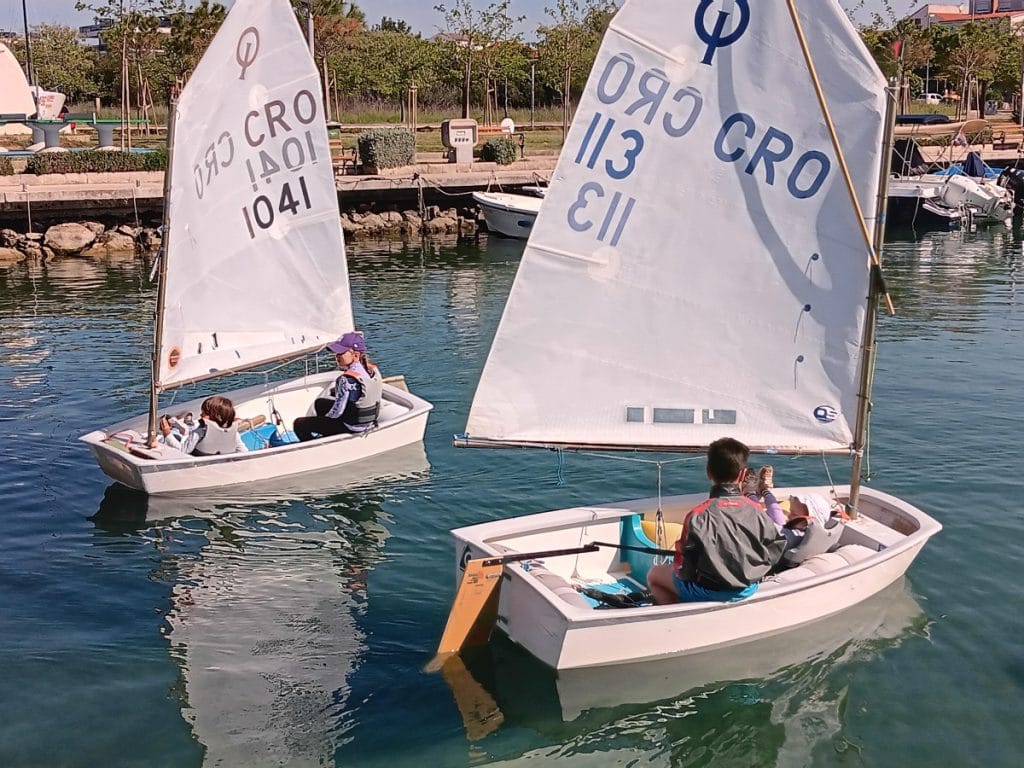 ZADARSKE FRITULICE: "U jedrilicu uskoči, noge ne smoči, lice razvedri i zajedri"