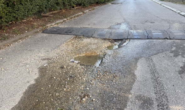 Pitali smo nadležne otkud neželjeni "potok" niz Bregalničku ulicu i kada će višemesečni problem biti rešen? (FOTO/VIDEO)