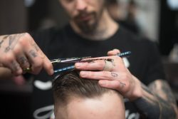 Cijene frizerskih usluga u Banjaluci: Šišanje od 20 do 50 KM