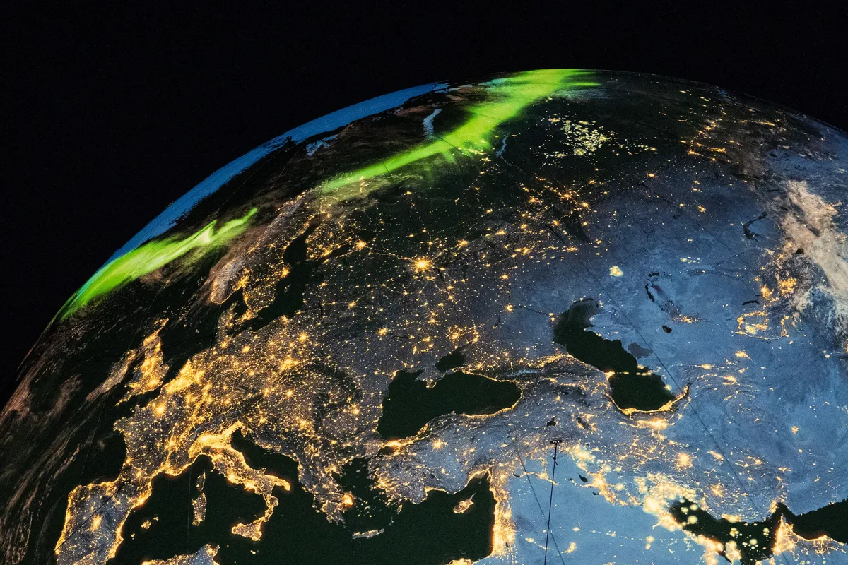 Sjena duga 8.213 kilometara i širok 293 kilometra preći će Zemlju za 50 dana