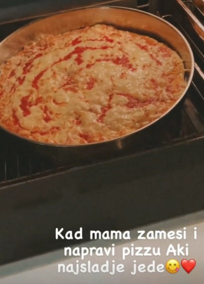 Aki najviše voli kad mama zamesi testo za picu: Aleksandra Prijović ima recept koji će zameniti vaš tradicionalni, tajna je u jednom sastojku