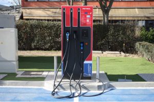 INA i Petrol vovedoa ograničuvanje za točenje gorivo poradi najavenoto poskapuvanje