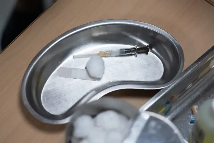 Cervical cancer death risk drops near zero for young women after HPV shot