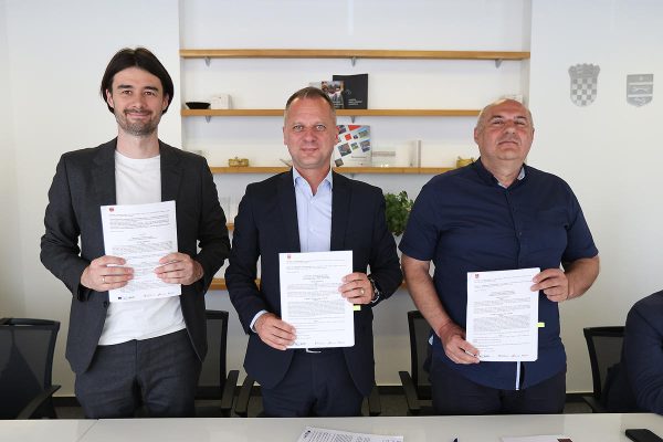 Potpisan ugovor za rekonstrukciju i hortikulturno uređenje Centra za kulturu zdravlja – dvorac Janković Cabuna