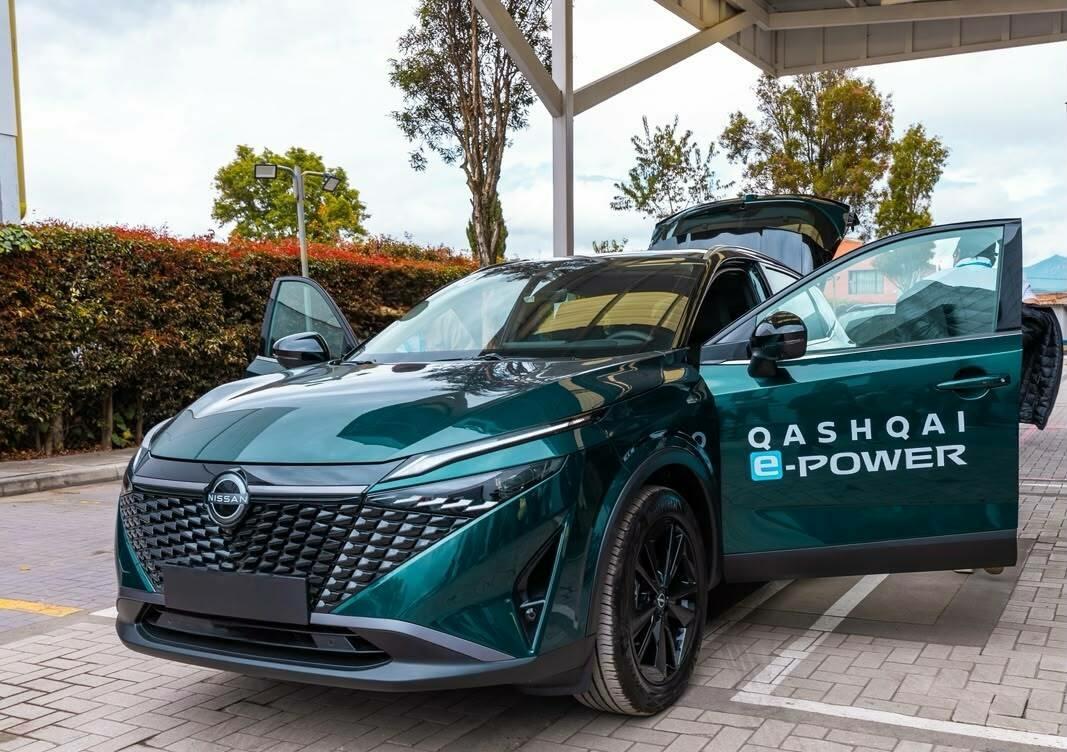 Qashqai e‑POWER novim Guinnessovim rekordom potvrdio vrhunsku učinkovitost, prešli su 1980 km s jednim spremnikom goriva