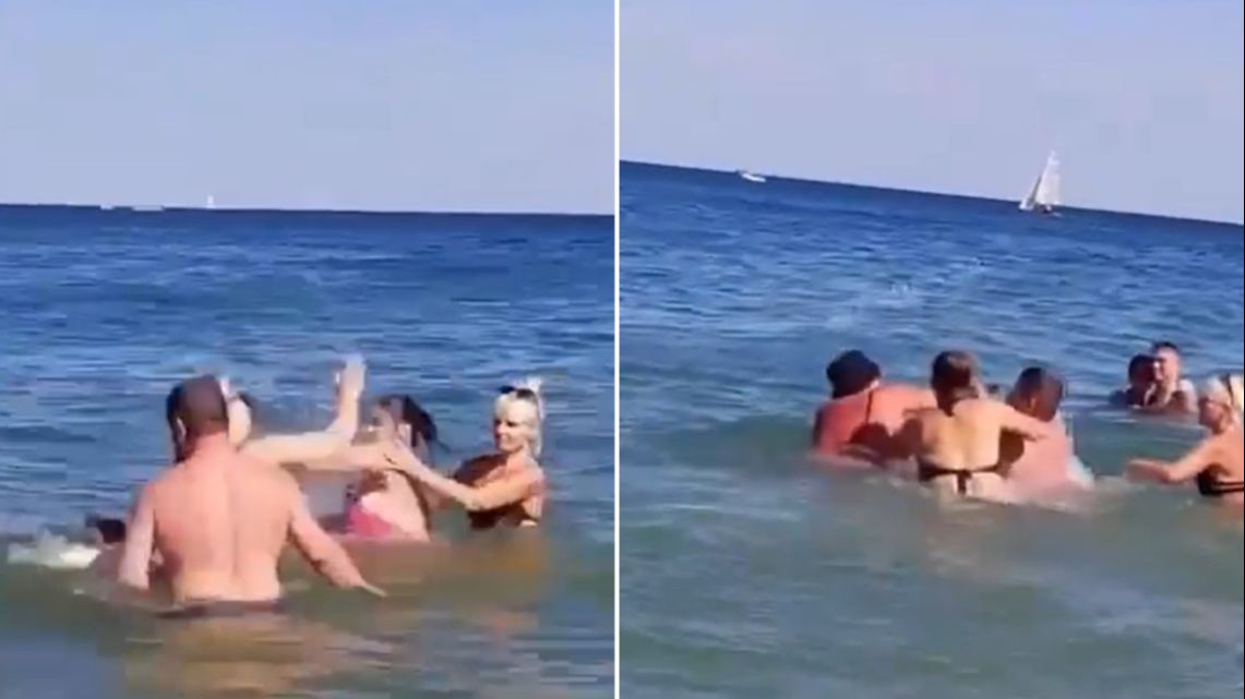 Video / Haos na plaži pred stotinama turista: Žestoka tučnjava žena, dijete ostalo samo u moru