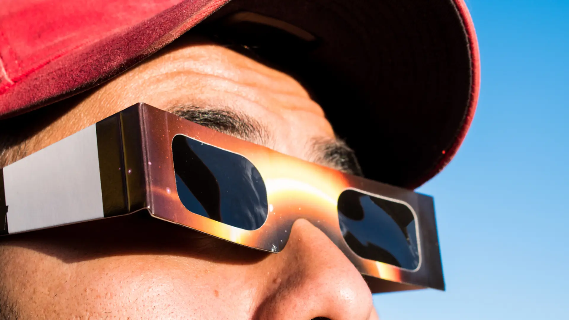  Las únicas gafas que debes utilizar para ver el eclipse solar del 12 agosto en España 