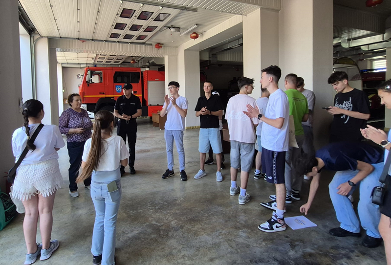 Generația 112. Cum au învățat 20 de adolescenți din Ungheni  și Dorohoi că „rucsacul de urgență” și empatia salvează vieți