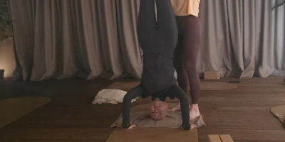 Nataša Bekvalac stoji na glavi: Uvukla se u helanke, muškarcima pale vilice