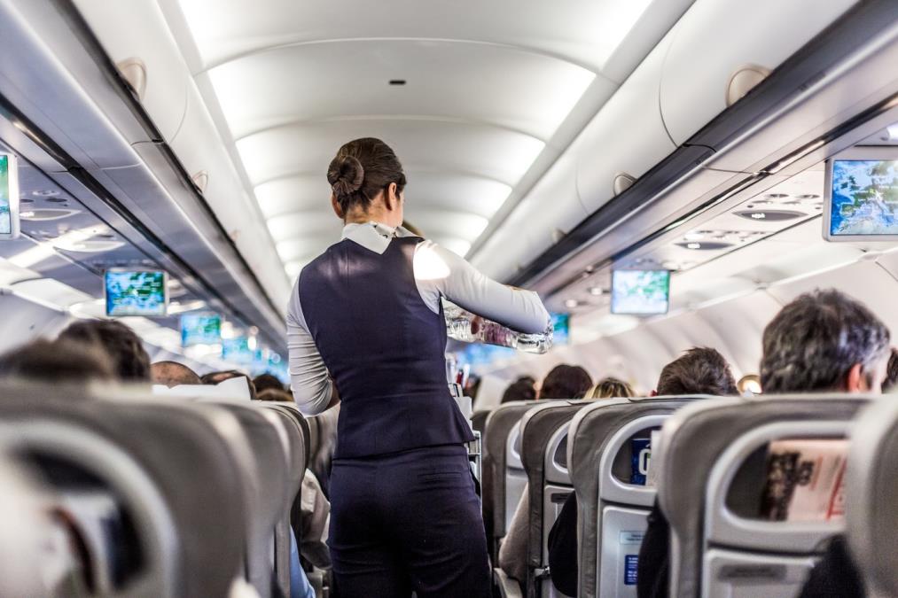 Stjuardesa otkrila najprljaviji detalj u avionu koji svi dodiruju: Jednu stvar savetuje da nikako ne radite