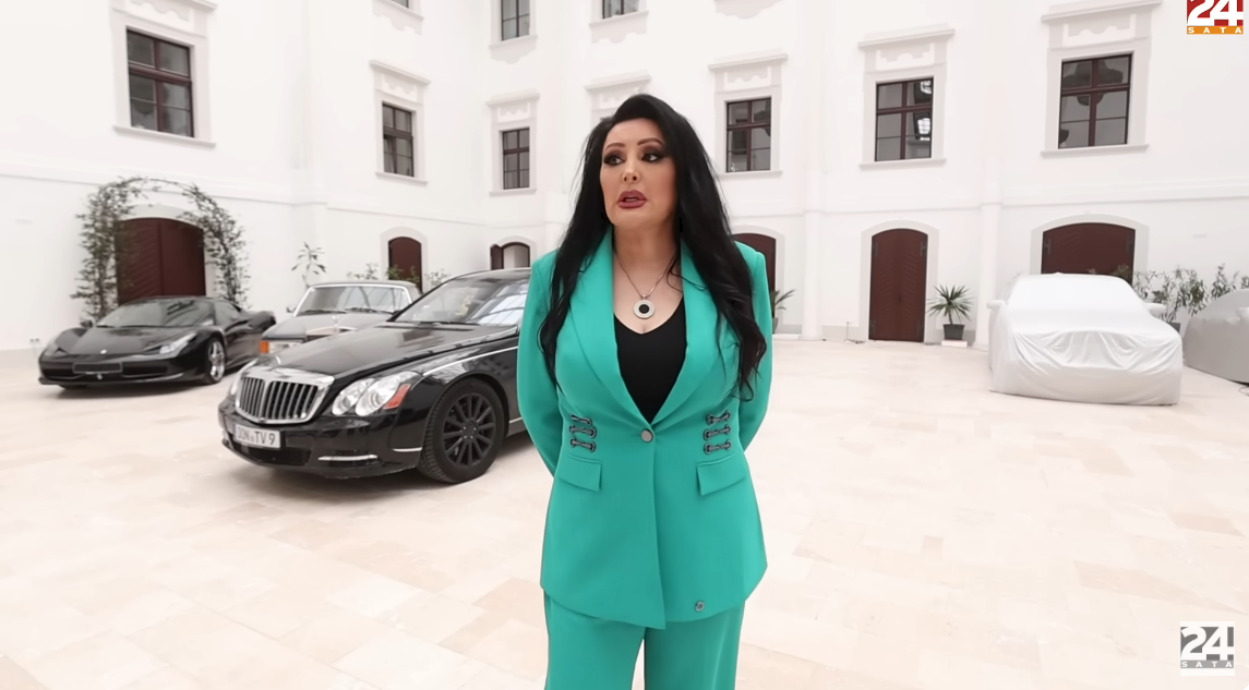 Dragana Mirkoviќ prečekana kako kralica na koncertot na Tanja Saviќ – publikata vo trans (VIDEO)