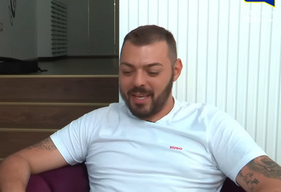 Veliko slavlje u domu Slobe Vasića: Stižu mu čestitke sa svih strana, vatromet pršti, pevač ne skida osmeh sa lica