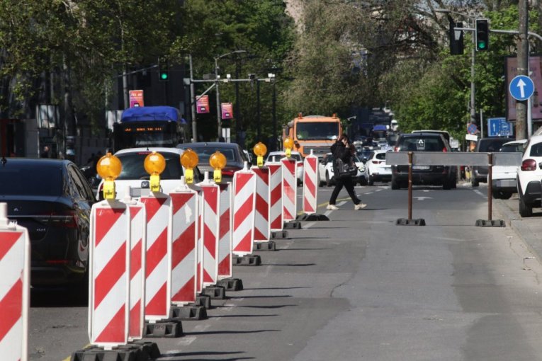 RADOVI NA ULICAMA BEOGRADA: Do 30. jula izmenjene trase gradskog prevoza!