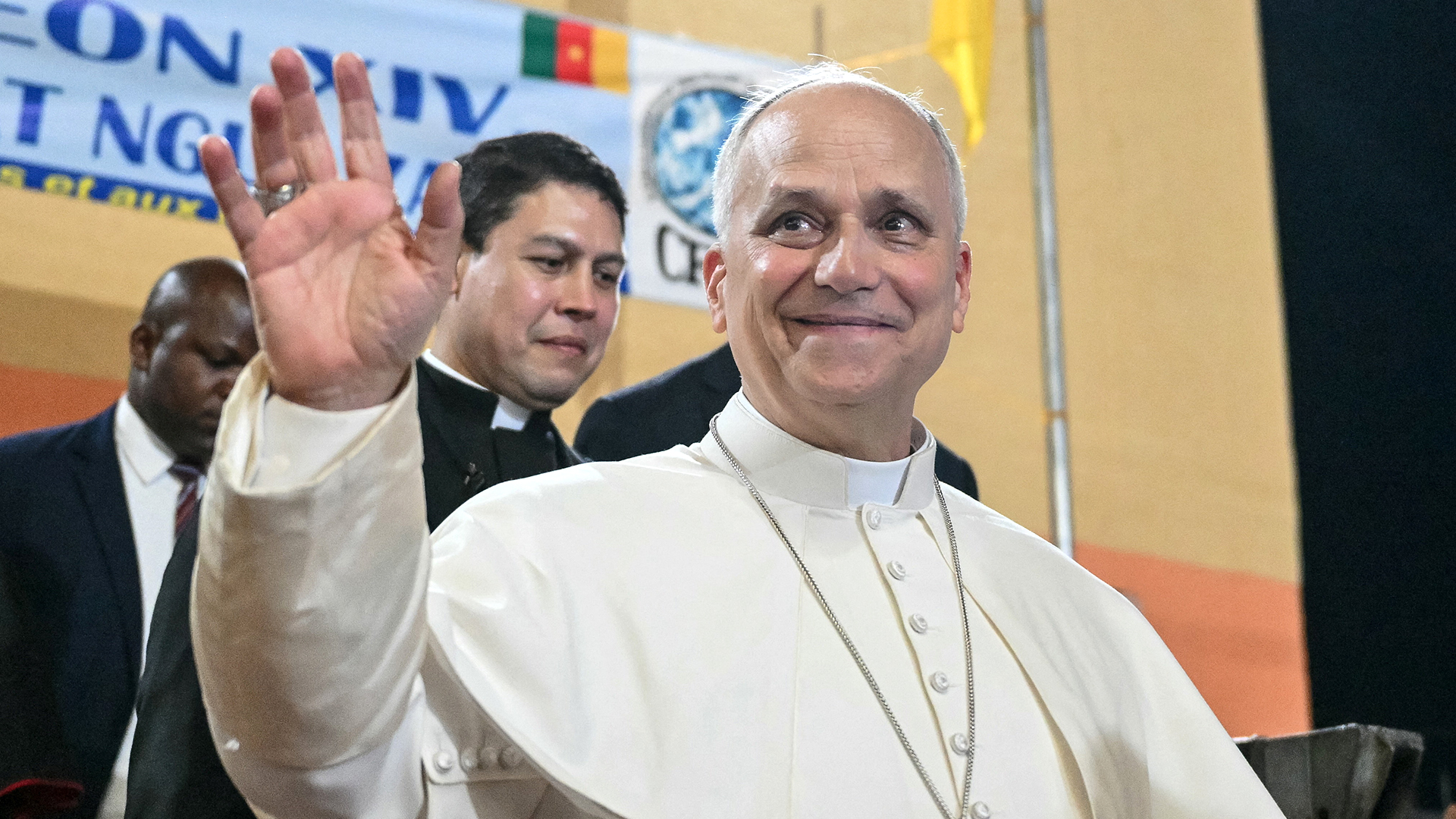 Is it normal for the U.S. president to spar with the Pope?