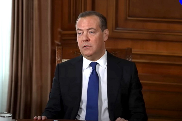 Medvedev izjavio da više ne može biti nikakvih pravila protiv Kijeva