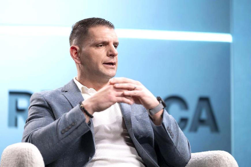 Otřes ve Slovinsku. Chceme referendum o členství v NATO, oznámil šéf parlamentu