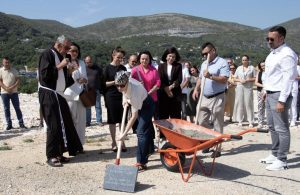 Kuća nade u Mostaru: Onkološki pacijenti dobit će besplatan smještaj, kamen temeljac položila i Posušanka Marija Crnogorac
