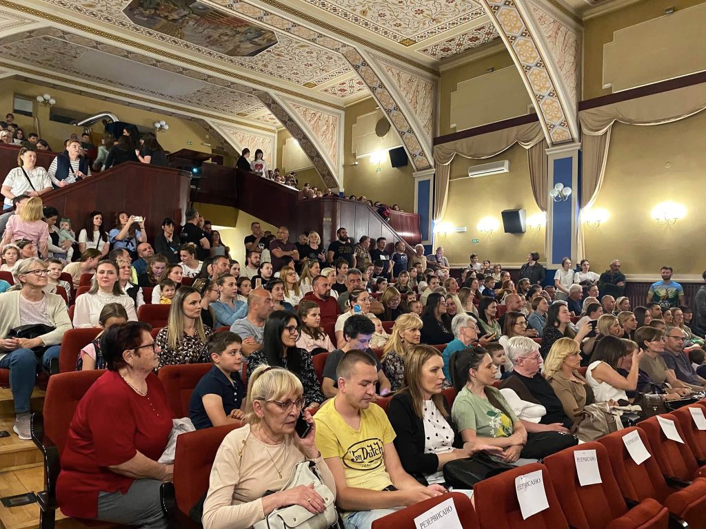 TALENAT, TRUD I APLAUZI OBELEŽILI DAN ŠKOLE „ŽARKO ZRENjANIN”