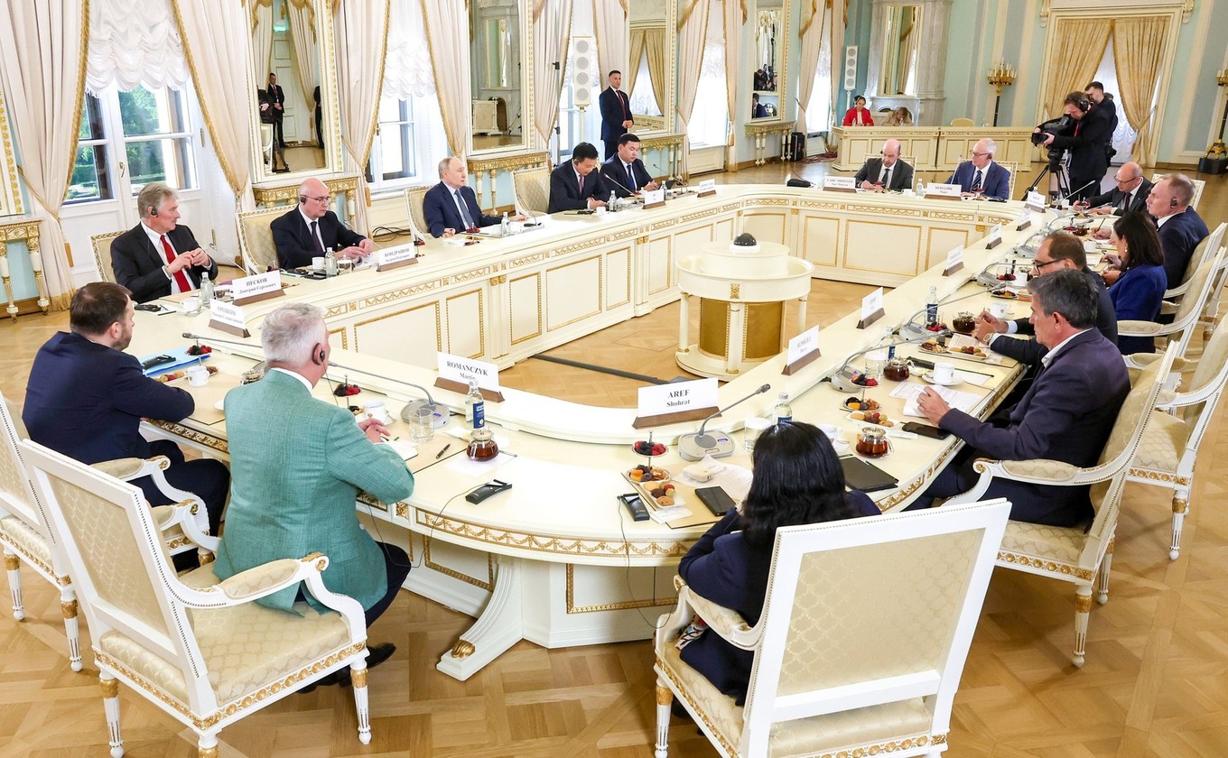 Putin najavio da će se možda za šefa države kandidovati i na izborima 2030.