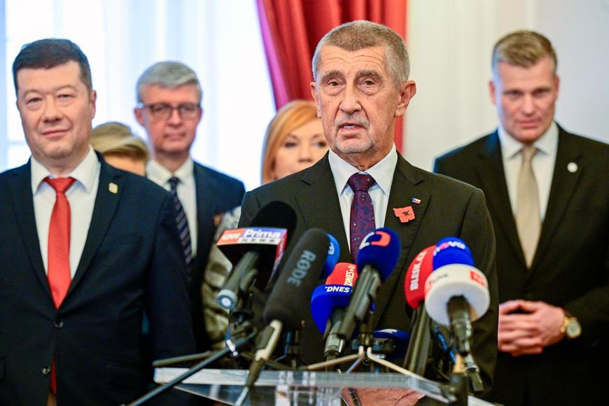 „Myslí si, že je ve vládě. Není.“ Babiš nezvykle tvrdě setřel Okamuru