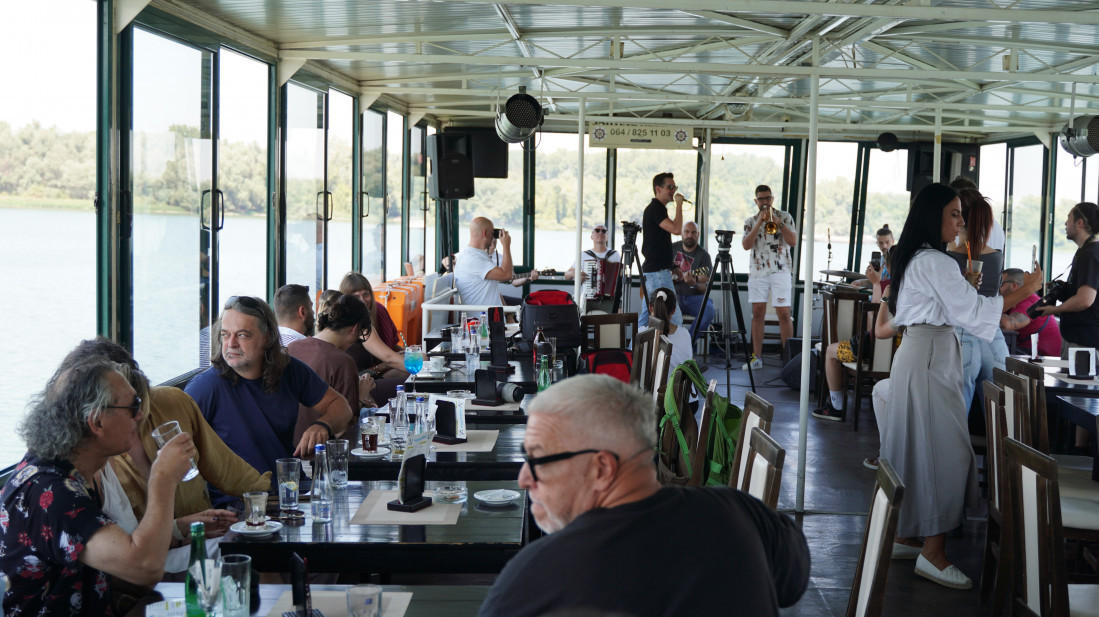 Premijerni Brunch u parku predstavljen na plovidbi ka Kalemegdanu
