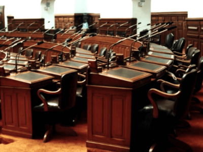 La curul y el debate de pertenencia