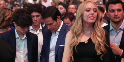 Važila je za ružno pače porodice Tramp, zbog srpskog lekara doletela je u Beograd, sada je zablistala! (FOTO)