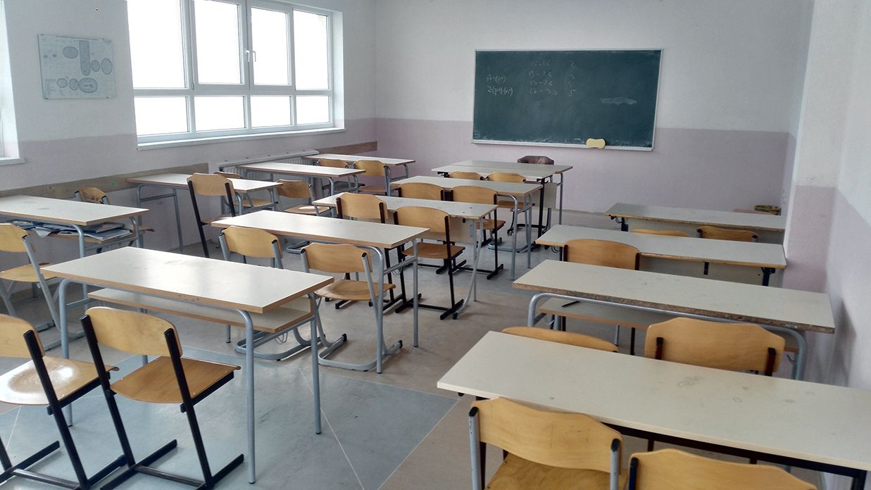 Profesorica bila na bolovanju 17 godina i dobila milion eura, sada tuži školu jer ju je penzionisala