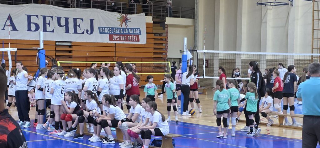 Mini Volley kup u Bečeju okupio više od 700 devojčica