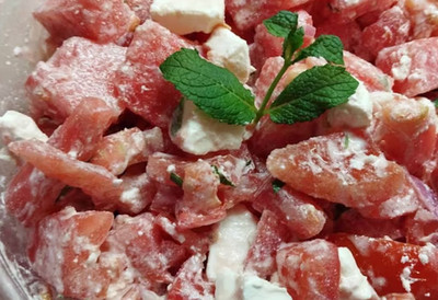 Zaboravi na masnu hranu kad upeče zvezda: Lubenica i feta su dobitna kombinacija koja hladi bolje od klime - recept koji ćeš praviti svakog dana