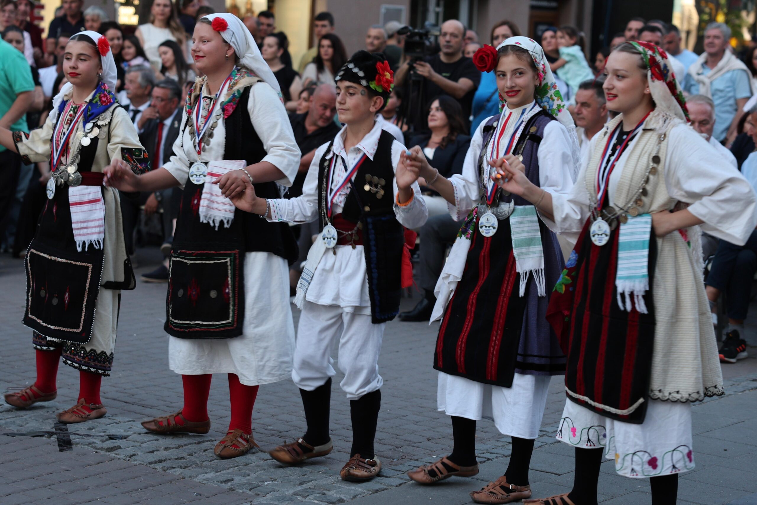 „Mostovi kulture i jezika“: U Novom Pazaru otvoren kamp za mlade iz dijaspore