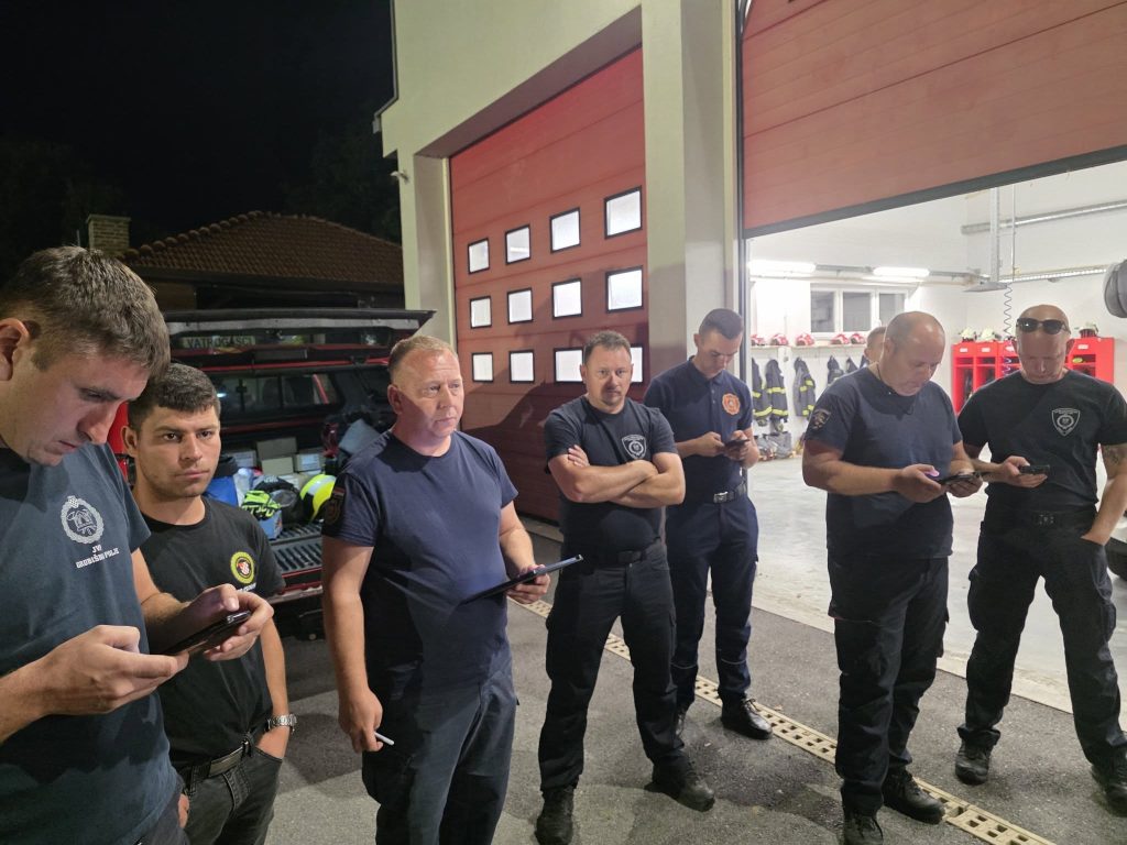Dramatična noć kod Omiša: U pomoć krenuo 21 vatrogasac iz BBŽ-a s osam vozila