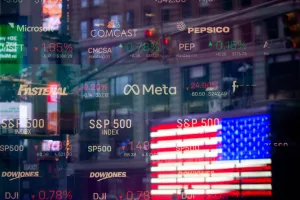 Bolsas de NY fecham em forte queda com tombo de techs e balanços no radar