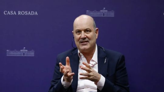 Sturzenegger to wield Milei’s ‘chainsaw,’ slash staffing levels across all government departments 