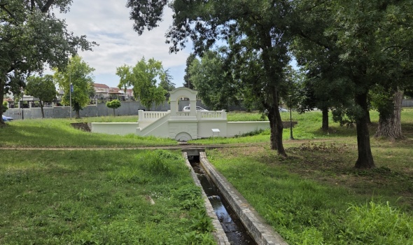 Osveženje na JAVNIM ČESMAMA tokom leta SPAS ili PROPAST? Uzorkovanje danas, rezultati za nedelju dana - Kome su tada od koristi ako smo već pili neispravnu vodu?
