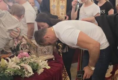Bivši dečko Jovane Jeremić u dodiru sa pravoslavljem: Dragan Stanković sa novom partnerkom čekao satima u redu ispred Hrama