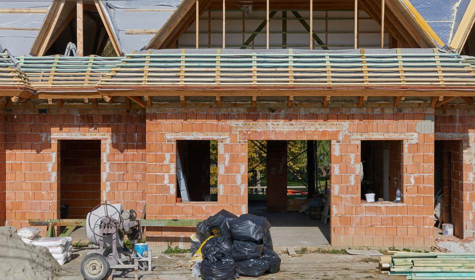 Čez noč ostal brez hiše in s 100 tisoč evri kredita