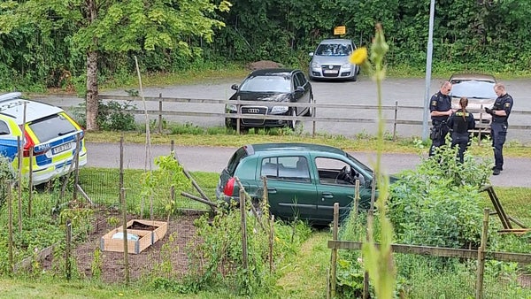 Polis stoppade fordon efter förföljande i Skene